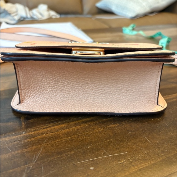 Coach Pink Floral Crossbody Bag

❤️❤️PRICE DROP FOR THE NEXT 2 hours❤️❤️ - Picture 6 of 16